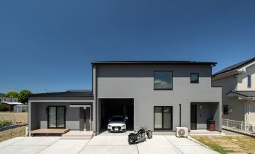 ビルドインガレージ&バルコニー付!2世帯ガレージハウス